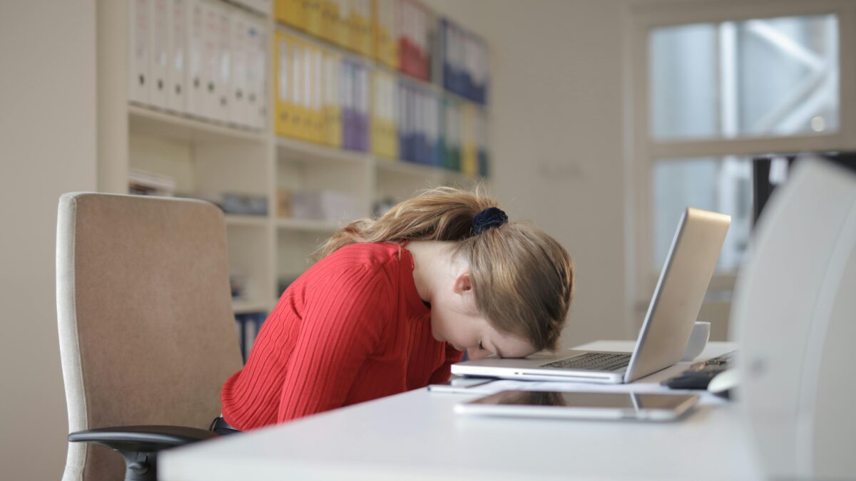 3 dicas para adormecer quando você está estressado: Orientações de um psiquiatra e neurocientista