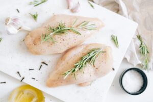 Hambúrguer de Frango Mediterrâneo com 5 Ingredientes
