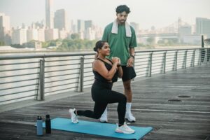 Lunges laterais: transforme seu treino de pernas