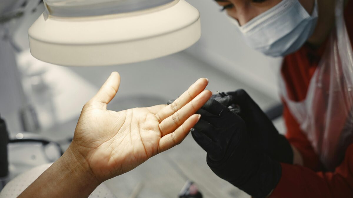 Eu Testei 5 Das Melhores Máscaras De Luz Vermelha E Esta Fez Minha Pele Brilhar