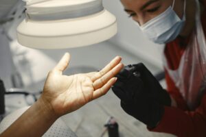 Eu Testei 5 Das Melhores Máscaras De Luz Vermelha E Esta Fez Minha Pele Brilhar