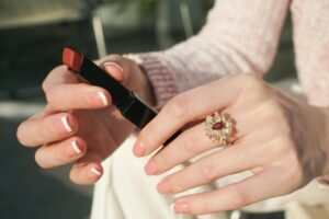 Formato de unha redonda: como conquistar o visual perfeito e cuidar das suas unhas