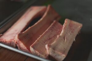 Caldo de osso: superalimento ou mito? o que diz a ciência