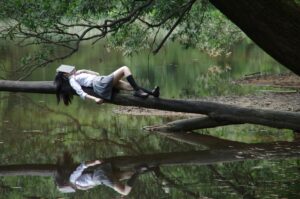 Desconecte-se para florescer: como reduzir redes sociais melhora sua saúde mental