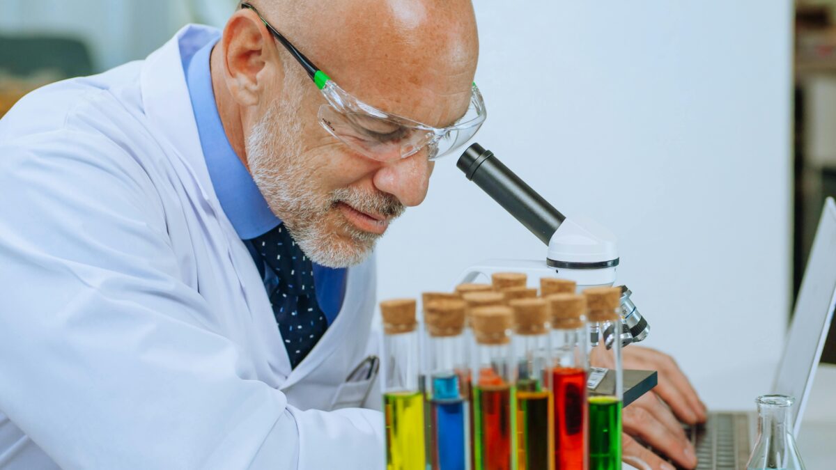 Polilaminina: a molécula brasileira que promete revolucionar o tratamento de lesões na medula